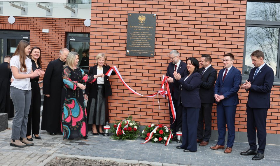 Uroczystość otwarcia i nadania imienia nowo wybudowanej Sali Sportowej przy Publicznej Szkole Podstawowej w Warszawicach