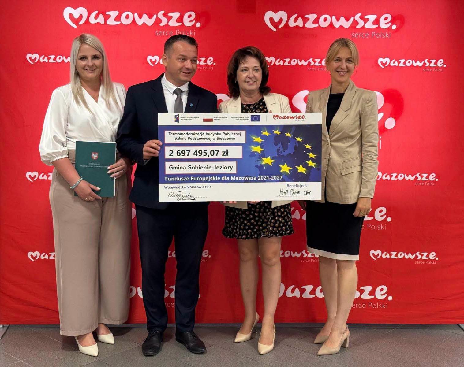 Umowa na termomodernizację szkoły w Siedzowie podpisana! - Aktualności - Urząd Gminy Sobienie-Jeziory